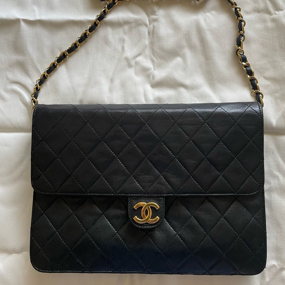 Chanel vintage Lambskin bag black medium